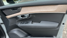 Volvo XC90 2.0 B5P Plus Dark 5dr AWD Geartronic Petrol Estate